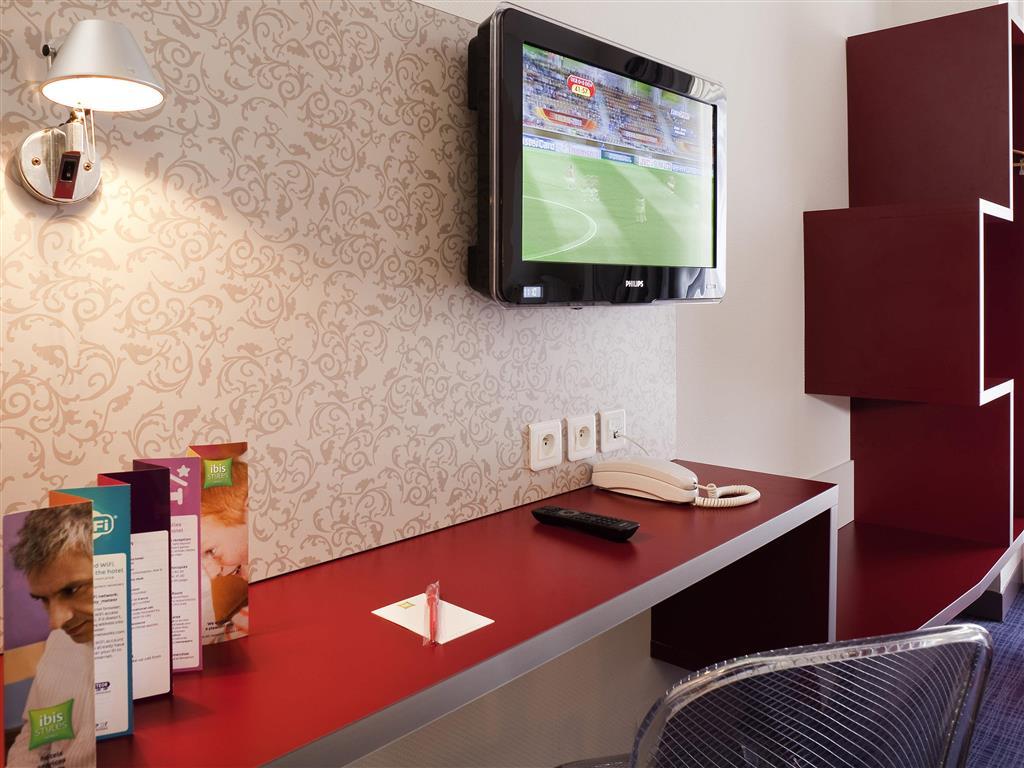 Готель Ibis Styles Paris 15 Lecourbe Екстер'єр фото