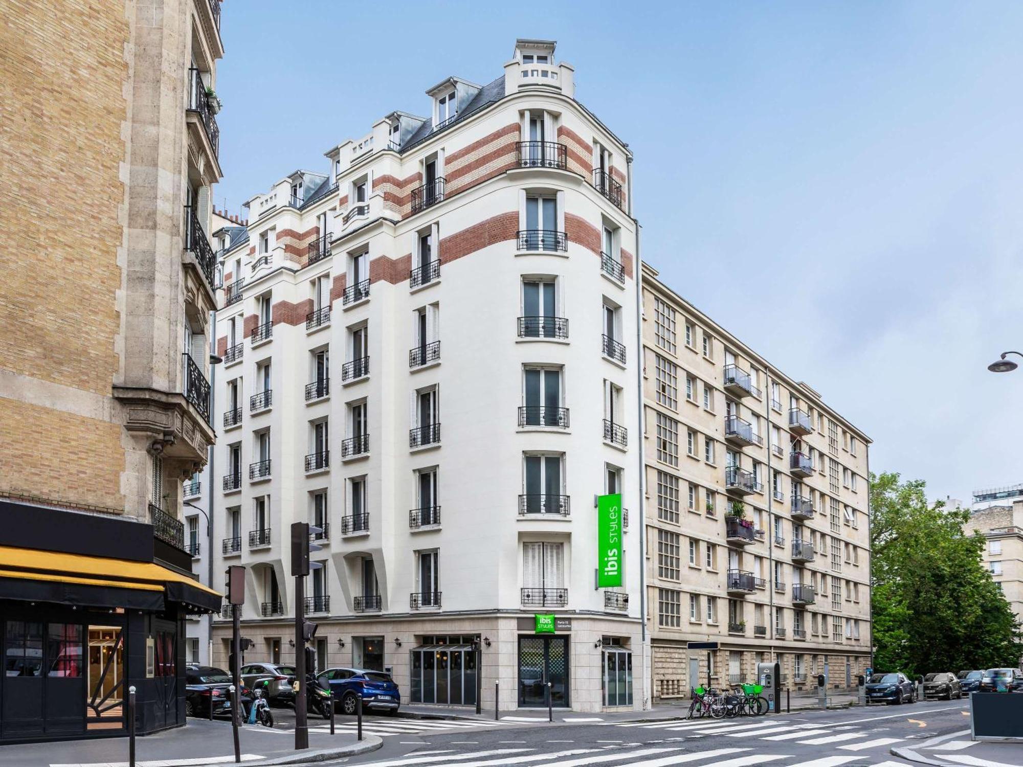 Готель Ibis Styles Paris 15 Lecourbe Екстер'єр фото